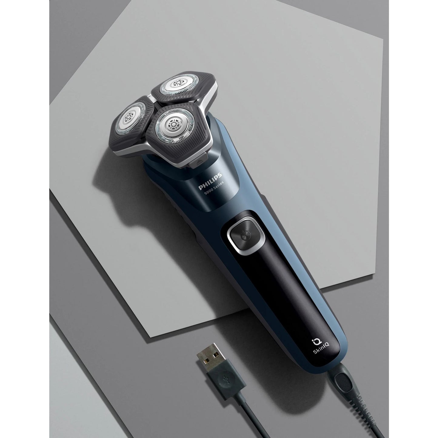 Braun Series 8 8563cc Wet & Dry Shaver